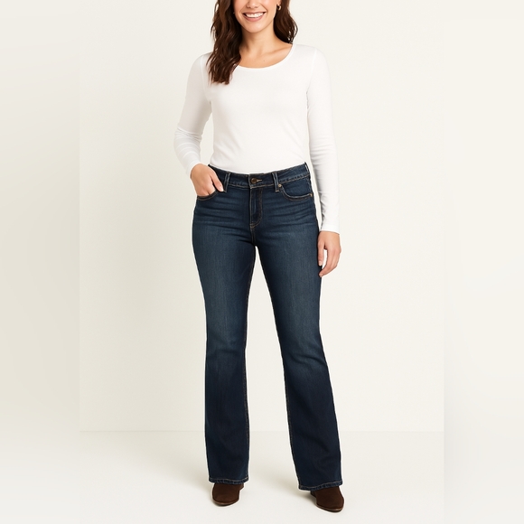 ❗$1 Bundled❗MAURICES Medium Wash Bootcut Jeans 1/2 - Picture 1 of 5